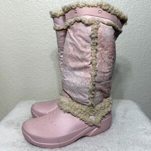 Crocs Nadia winter boots with sherpa accent pink size 8 women’s